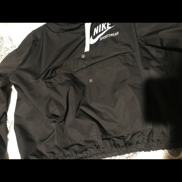 Nike Windbreaker - Picture 3 of 5